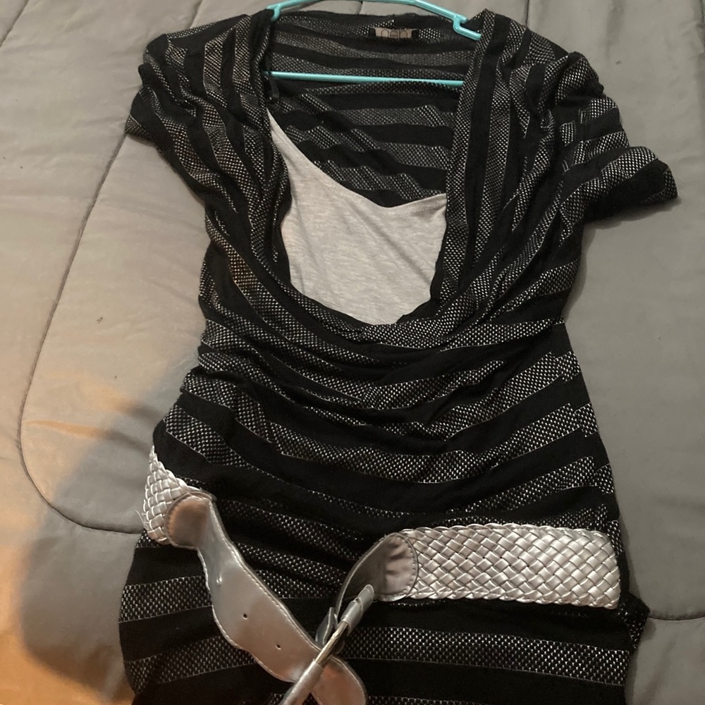 Long shirt with belt